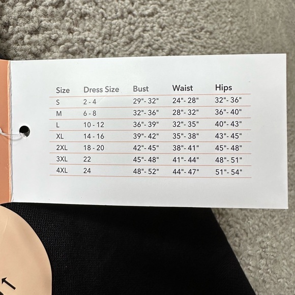 Shapermint Scoop Neck Cami - Picture 4 of 4